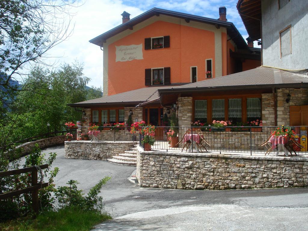 Gasthaus Agriturismo Cornei Da Nadia Collio Exterior foto