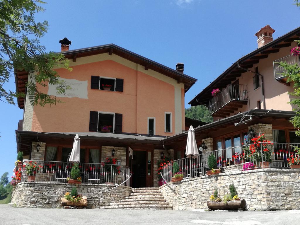 Gasthaus Agriturismo Cornei Da Nadia Collio Exterior foto