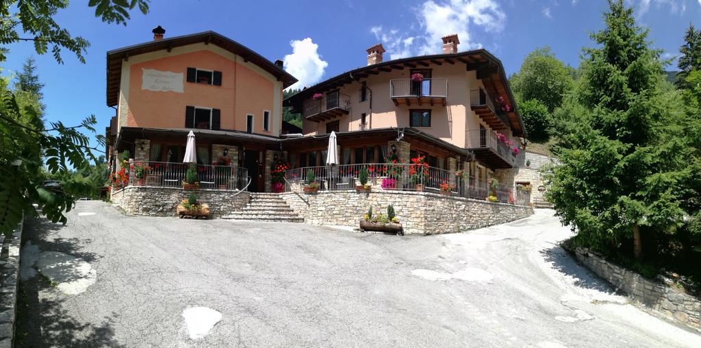 Gasthaus Agriturismo Cornei Da Nadia Collio Exterior foto
