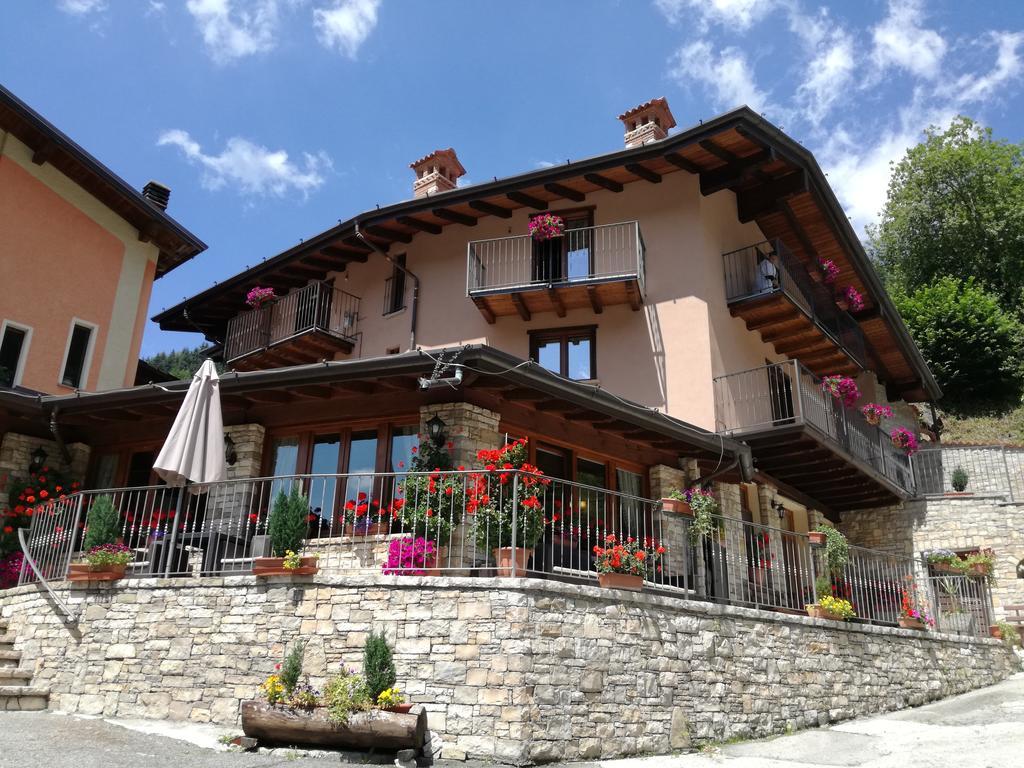 Gasthaus Agriturismo Cornei Da Nadia Collio Exterior foto