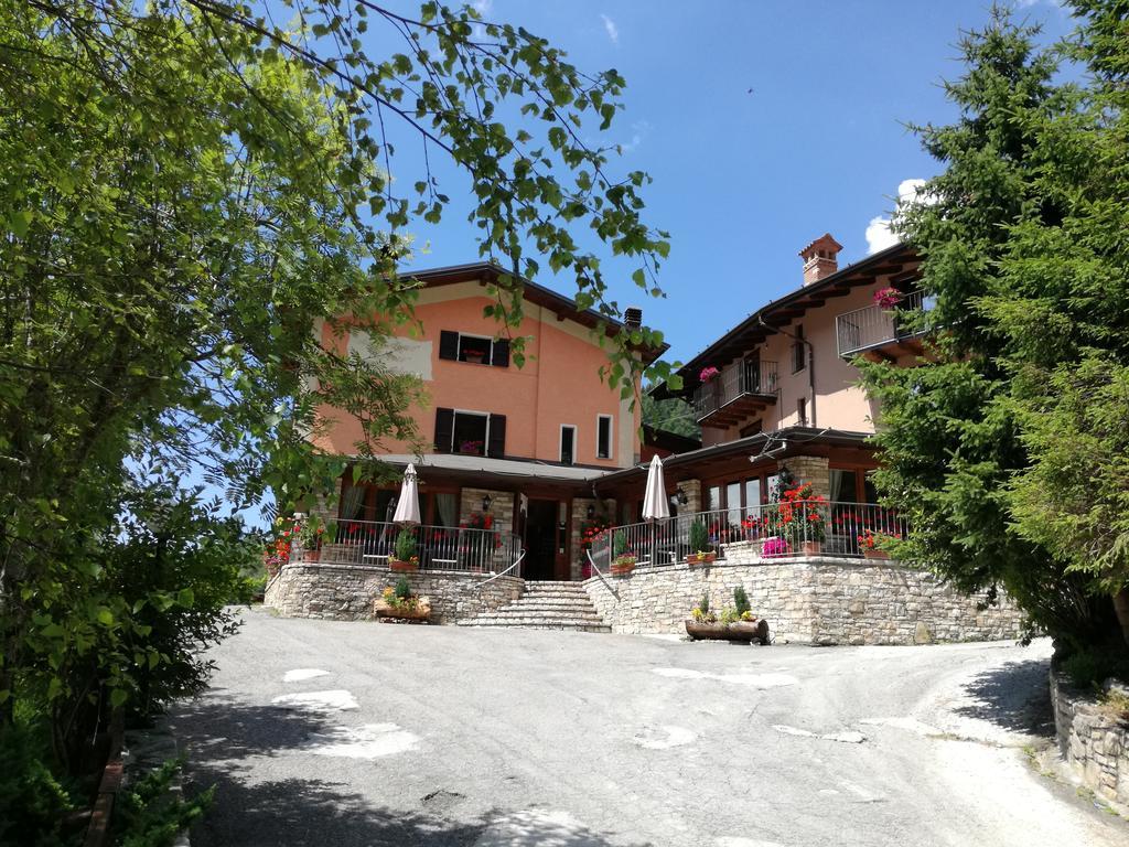 Gasthaus Agriturismo Cornei Da Nadia Collio Exterior foto